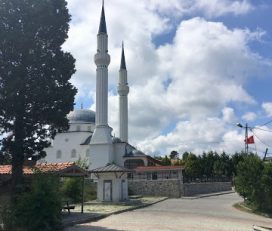 Şile Çam Altı Saklı Bahçe Gözleme ve Serpme Kahvaltı
