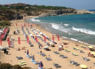 Ağlayan kayalar halk plajı
